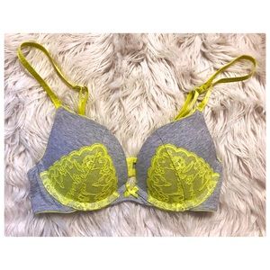 3/$30 Victoria’s Secret Lace Trim Plunge Push Up
